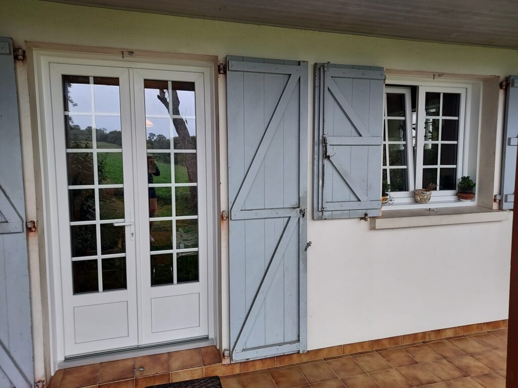 Remplacement Porte fenetre en bois par du PVC autours de Mont de Marsan